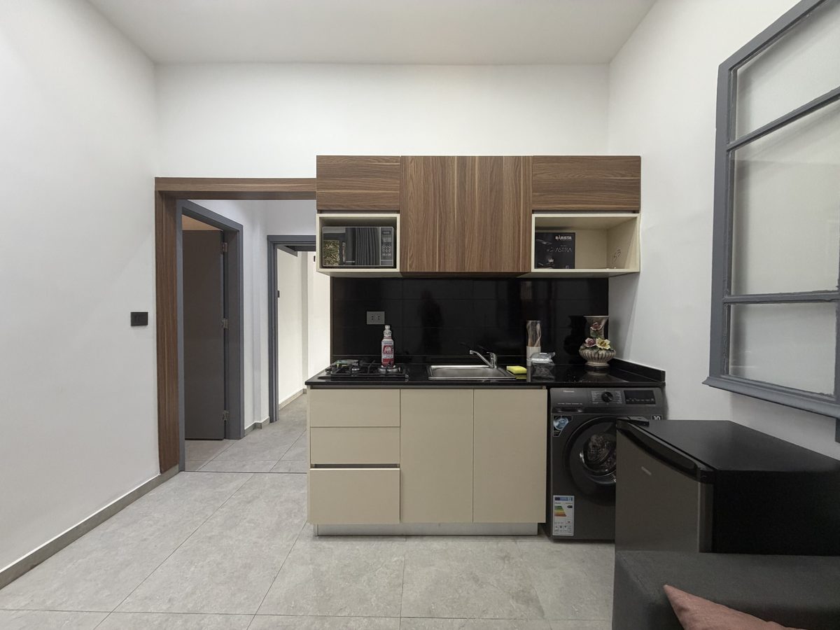 Apartment 103 kitchen