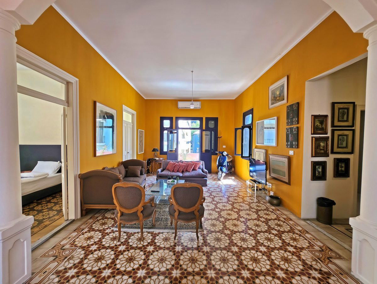 Gemmayze Terrace living room